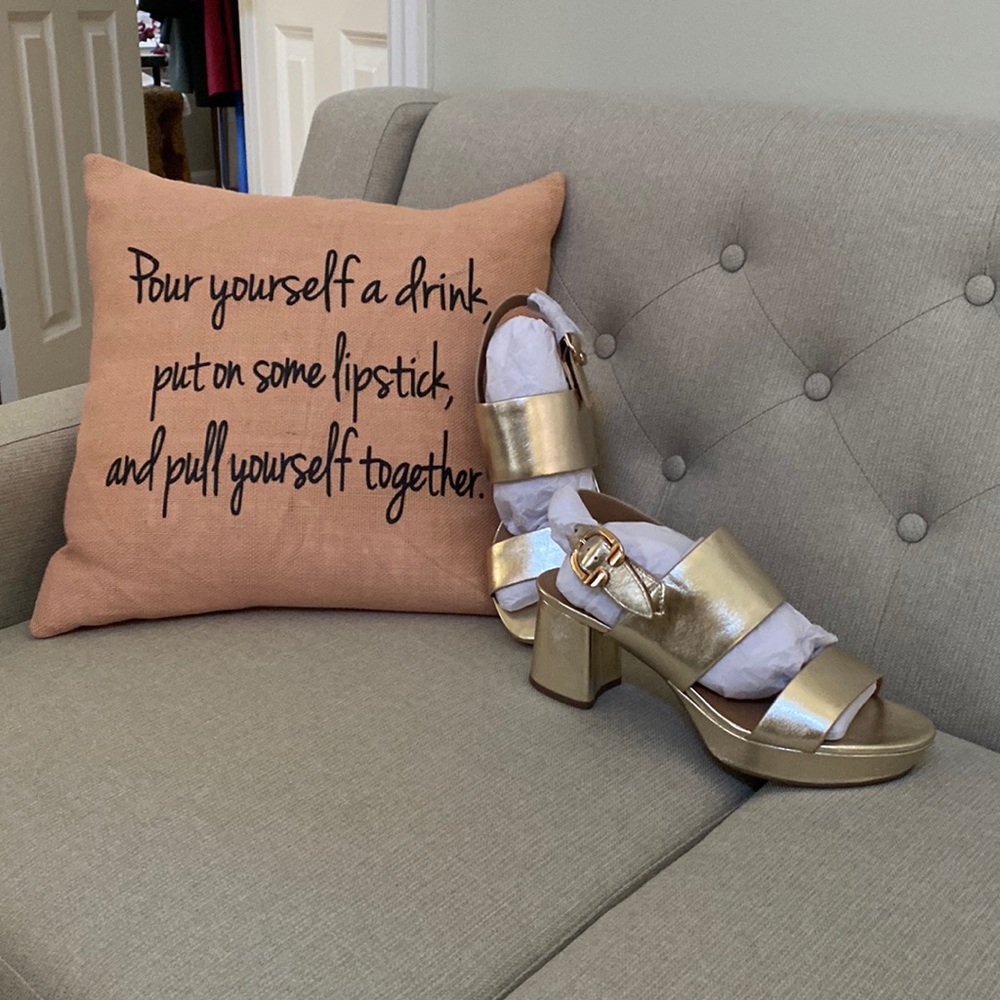 Aerosoles Block Heel 9.5M 3” heel CAMERA gold metallic leather.Block Heel